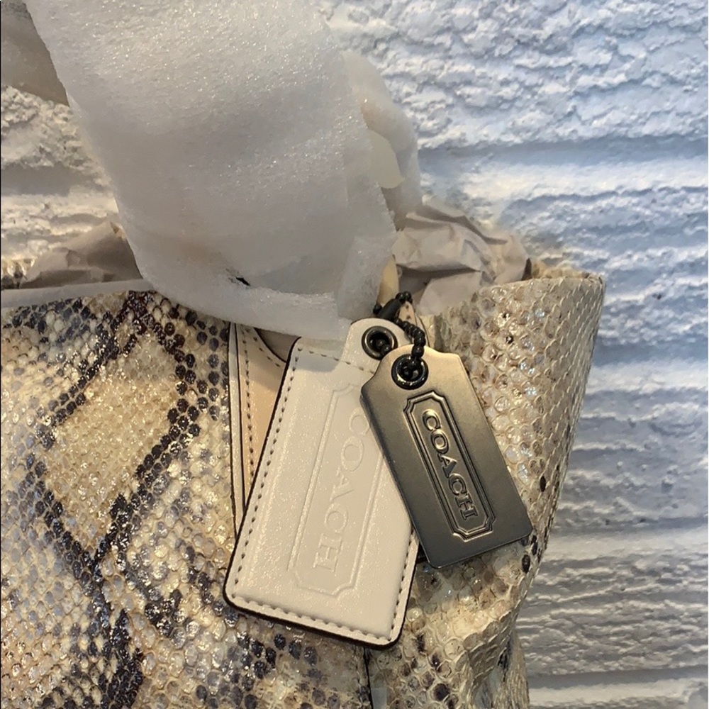 🌟 NWT- Limited Ed. Kristin Embossed Python Tote - Picture 6 of 10